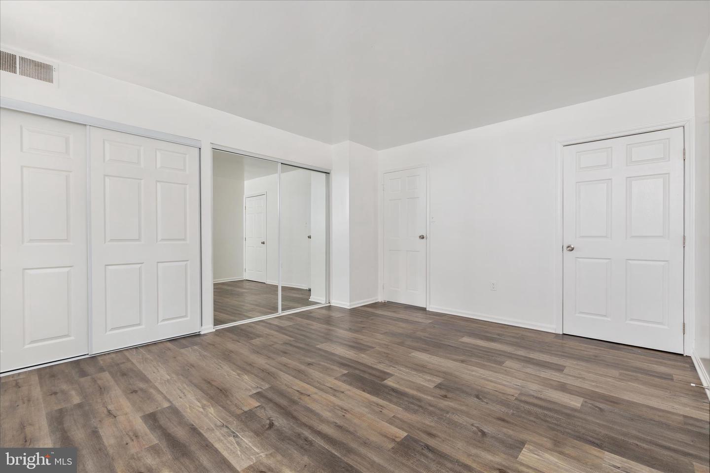 9710 KINGSBRIDGE DR #104, FAIRFAX, Virginia 22031, 1 Bedroom Bedrooms, 4 Rooms Rooms,1 BathroomBathrooms,Residential,For sale,9710 KINGSBRIDGE DR #104,VAFX2286978 MLS # VAFX2286978