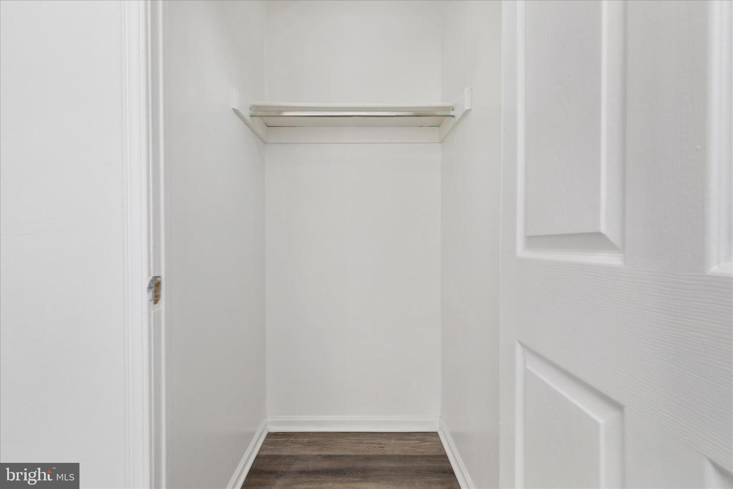 9710 KINGSBRIDGE DR #104, FAIRFAX, Virginia 22031, 1 Bedroom Bedrooms, 4 Rooms Rooms,1 BathroomBathrooms,Residential,For sale,9710 KINGSBRIDGE DR #104,VAFX2286978 MLS # VAFX2286978