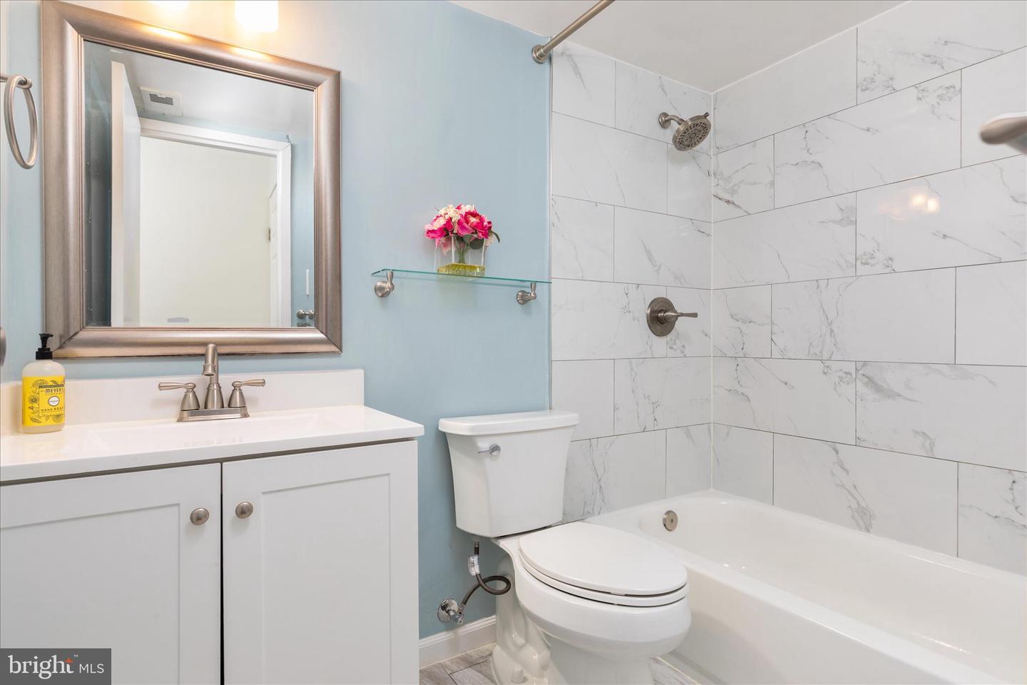 9710 KINGSBRIDGE DR #104, FAIRFAX, Virginia 22031, 1 Bedroom Bedrooms, 4 Rooms Rooms,1 BathroomBathrooms,Residential,For sale,9710 KINGSBRIDGE DR #104,VAFX2286978 MLS # VAFX2286978