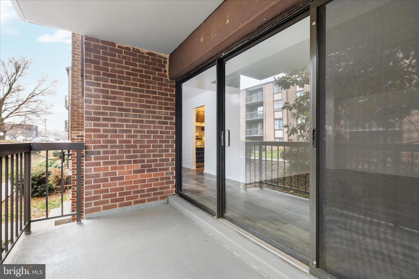 9710 KINGSBRIDGE DR #104, FAIRFAX, Virginia 22031, 1 Bedroom Bedrooms, 4 Rooms Rooms,1 BathroomBathrooms,Residential,For sale,9710 KINGSBRIDGE DR #104,VAFX2286978 MLS # VAFX2286978