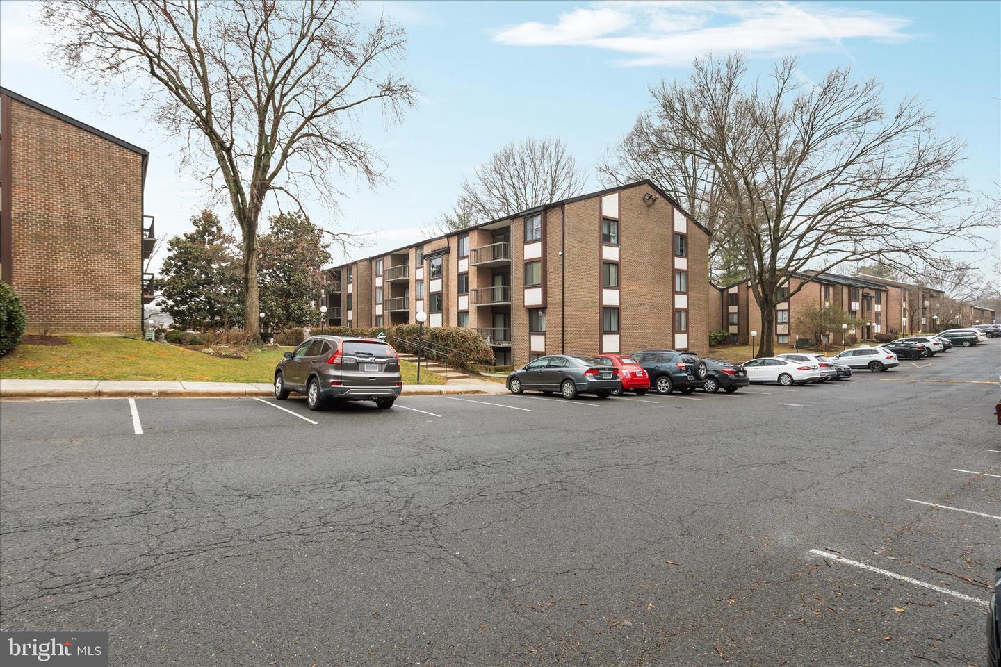 9710 KINGSBRIDGE DR #104, FAIRFAX, Virginia 22031, 1 Bedroom Bedrooms, 4 Rooms Rooms,1 BathroomBathrooms,Residential,For sale,9710 KINGSBRIDGE DR #104,VAFX2286978 MLS # VAFX2286978