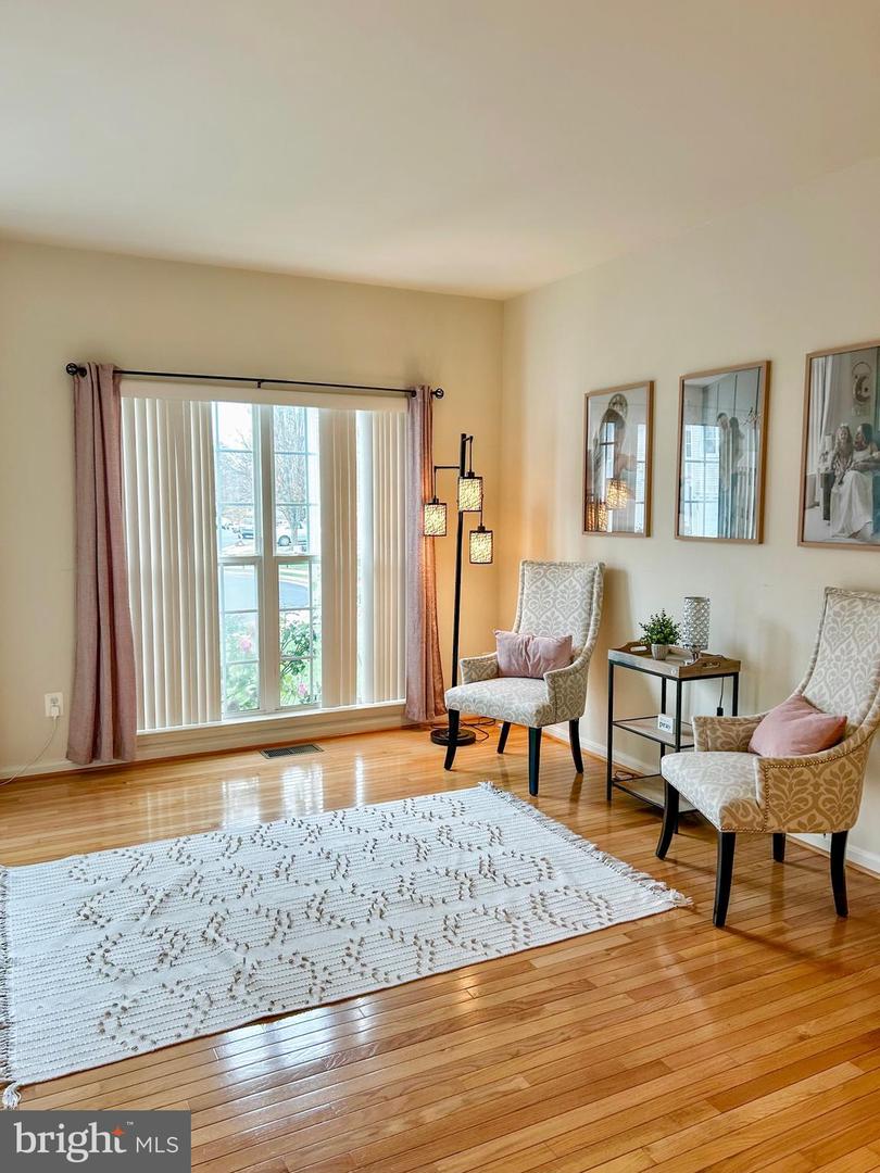 9353 COUGAR CT, MANASSAS PARK, Virginia 20111, 5 Bedrooms Bedrooms, ,3 BathroomsBathrooms,Residential,For sale,9353 COUGAR CT,VAMP2003486 MLS # VAMP2003486