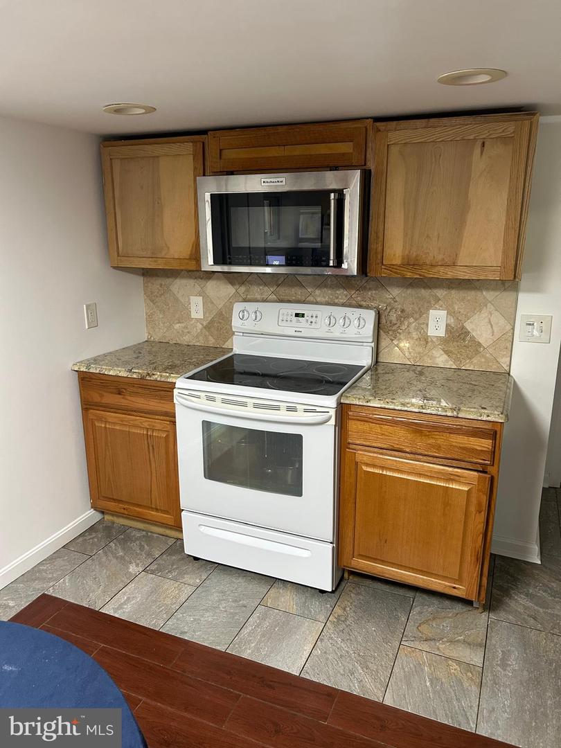 8014 STEADMAN ST, ALEXANDRIA, Virginia 22309, 7 Bedrooms Bedrooms, 7 Rooms Rooms,3 BathroomsBathrooms,Residential,For sale,8014 STEADMAN ST,VAFX2279476 MLS # VAFX2279476