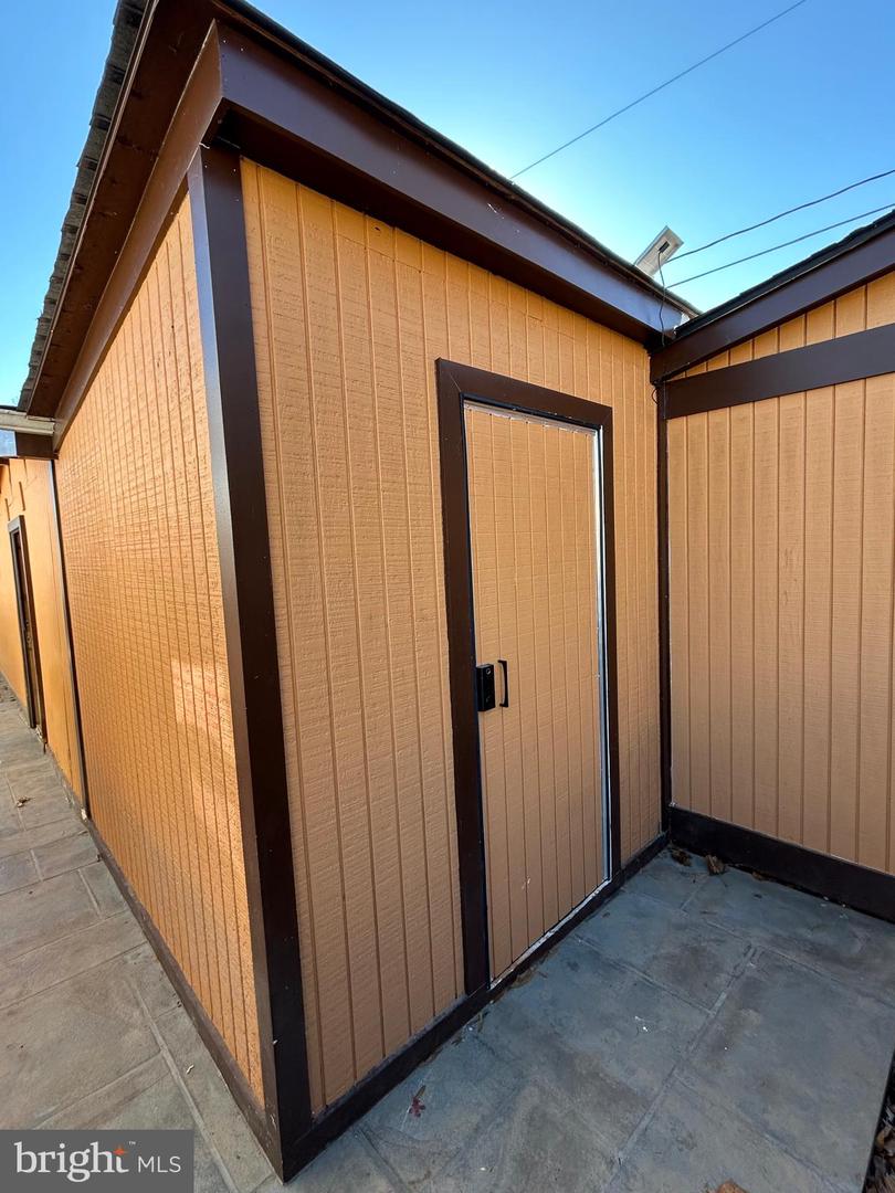 8014 STEADMAN ST, ALEXANDRIA, Virginia 22309, 7 Bedrooms Bedrooms, 7 Rooms Rooms,3 BathroomsBathrooms,Residential,For sale,8014 STEADMAN ST,VAFX2279476 MLS # VAFX2279476