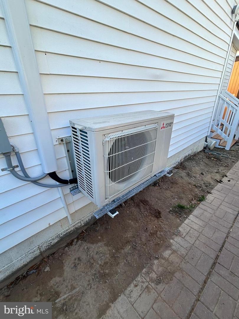 8014 STEADMAN ST, ALEXANDRIA, Virginia 22309, 7 Bedrooms Bedrooms, 7 Rooms Rooms,3 BathroomsBathrooms,Residential,For sale,8014 STEADMAN ST,VAFX2279476 MLS # VAFX2279476