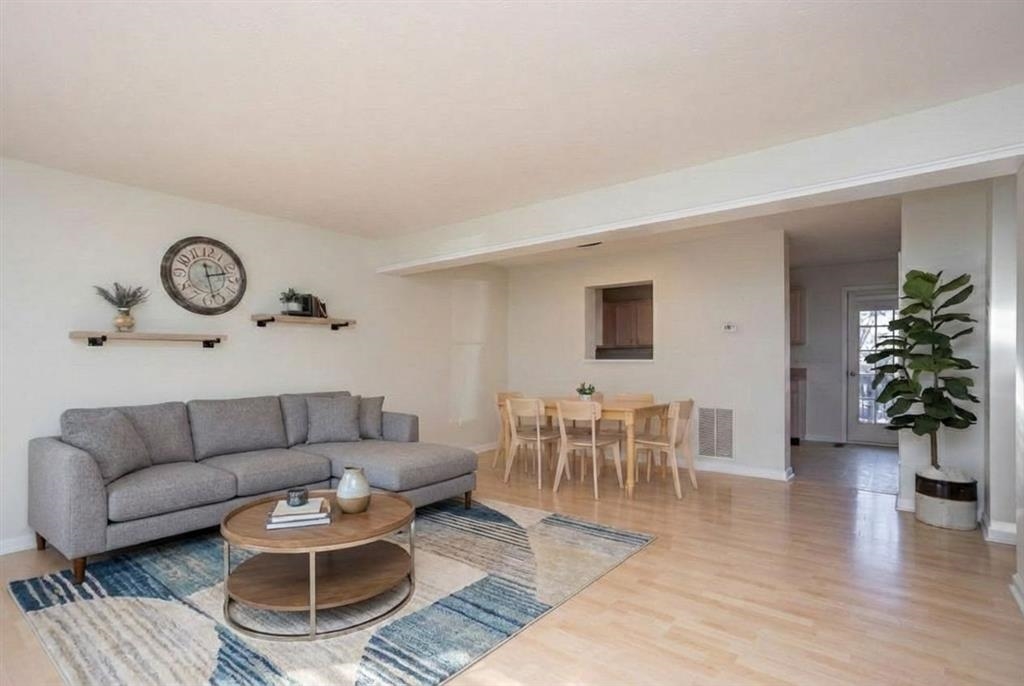 675 STONEWALL DR, HARRISONBURG, Virginia 22801, 2 Bedrooms Bedrooms, ,1 BathroomBathrooms,Residential,675 STONEWALL DR,672698 MLS # 672698 675 STONEWALL DR, HARRISONBURG, Virginia 22801, 2 Bedrooms Bedrooms, ,1 BathroomBathrooms,Residential,675 STONEWALL DR,672698 MLS # 672698