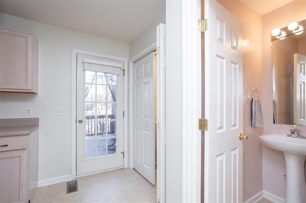 675 STONEWALL DR, HARRISONBURG, Virginia 22801, 2 Bedrooms Bedrooms, ,1 BathroomBathrooms,Residential,675 STONEWALL DR,672698 MLS # 672698 675 STONEWALL DR, HARRISONBURG, Virginia 22801, 2 Bedrooms Bedrooms, ,1 BathroomBathrooms,Residential,675 STONEWALL DR,672698 MLS # 672698