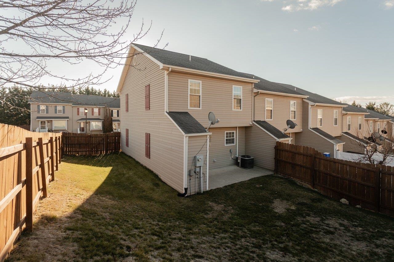 3313 IMPRESSION CT, ROCKINGHAM, Virginia 22801, 3 Bedrooms Bedrooms, ,2 BathroomsBathrooms,Residential,3313 IMPRESSION CT,672699 MLS # 672699 3313 IMPRESSION CT, ROCKINGHAM, Virginia 22801, 3 Bedrooms Bedrooms, ,2 BathroomsBathrooms,Residential,3313 IMPRESSION CT,672699 MLS # 672699