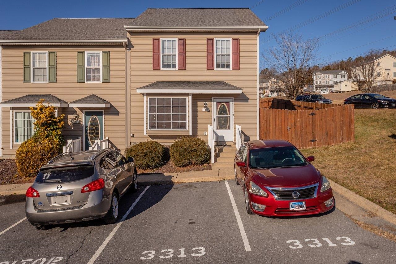 3313 IMPRESSION CT, ROCKINGHAM, Virginia 22801, 3 Bedrooms Bedrooms, ,2 BathroomsBathrooms,Residential,3313 IMPRESSION CT,672699 MLS # 672699 3313 IMPRESSION CT, ROCKINGHAM, Virginia 22801, 3 Bedrooms Bedrooms, ,2 BathroomsBathrooms,Residential,3313 IMPRESSION CT,672699 MLS # 672699