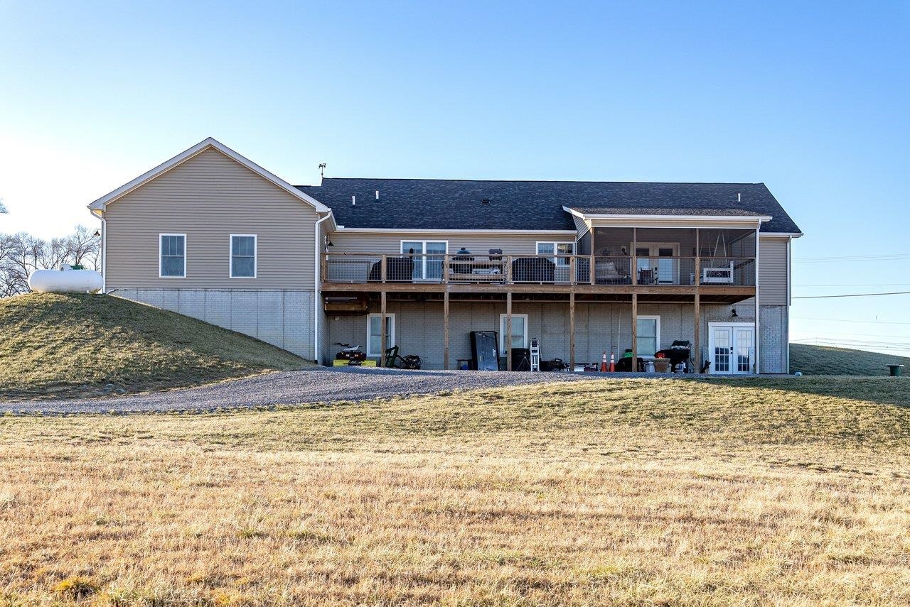 10716 HARPINE HWY, BROADWAY, Virginia 22815, 4 Bedrooms Bedrooms, ,3 BathroomsBathrooms,Residential,Spectacular View Estate on 13.632 Acres,10716 HARPINE HWY,672700 MLS # 672700