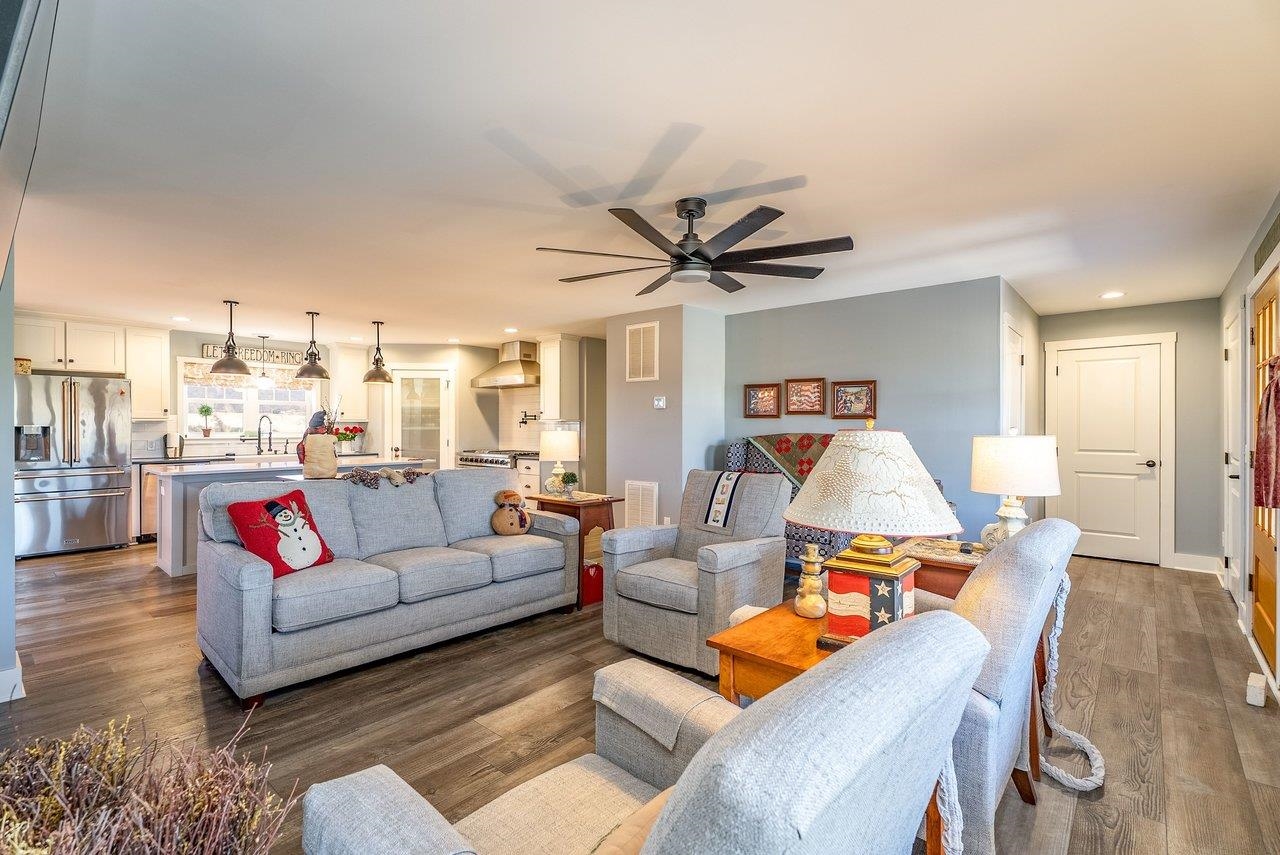 10716 HARPINE HWY, BROADWAY, Virginia 22815, 4 Bedrooms Bedrooms, ,3 BathroomsBathrooms,Residential,Spectacular View Estate on 13.632 Acres,10716 HARPINE HWY,672700 MLS # 672700