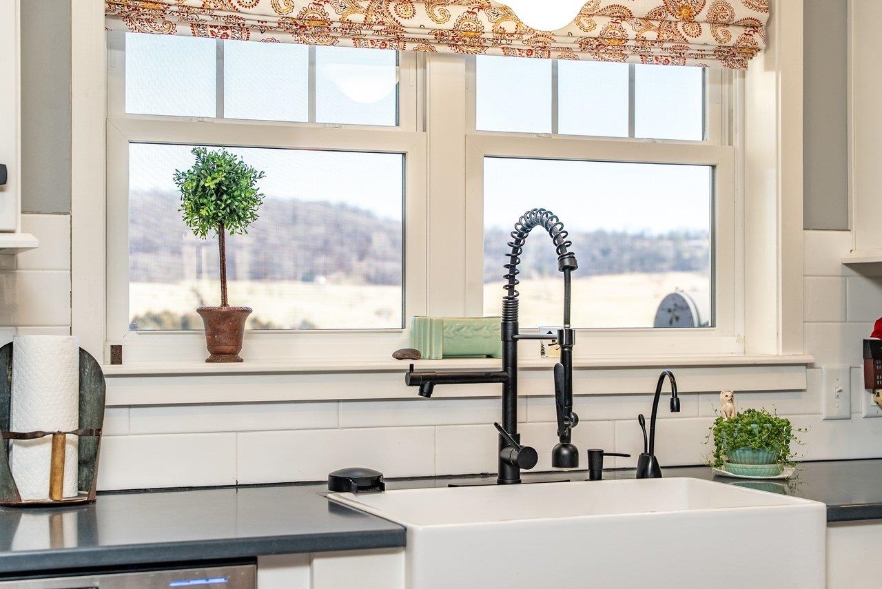 10716 HARPINE HWY, BROADWAY, Virginia 22815, 4 Bedrooms Bedrooms, ,3 BathroomsBathrooms,Residential,Spectacular View Estate on 13.632 Acres,10716 HARPINE HWY,672700 MLS # 672700