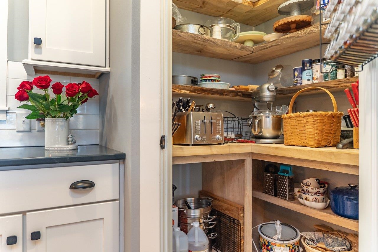 10716 HARPINE HWY, BROADWAY, Virginia 22815, 4 Bedrooms Bedrooms, ,3 BathroomsBathrooms,Residential,Spectacular View Estate on 13.632 Acres,10716 HARPINE HWY,672700 MLS # 672700