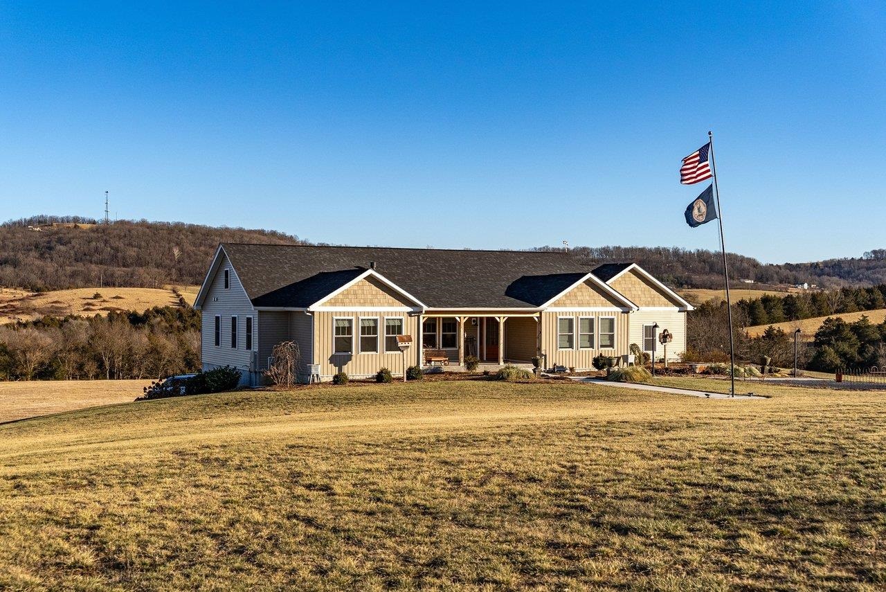 10716 HARPINE HWY, BROADWAY, Virginia 22815, 4 Bedrooms Bedrooms, ,3 BathroomsBathrooms,Residential,Spectacular View Estate on 13.632 Acres,10716 HARPINE HWY,672700 MLS # 672700