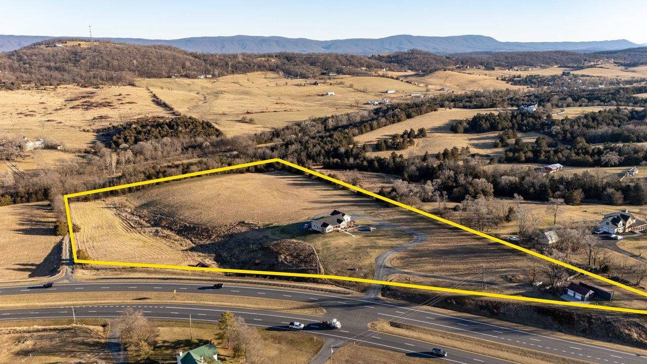 10716 HARPINE HWY, BROADWAY, Virginia 22815, 4 Bedrooms Bedrooms, ,3 BathroomsBathrooms,Residential,Spectacular View Estate on 13.632 Acres,10716 HARPINE HWY,672700 MLS # 672700