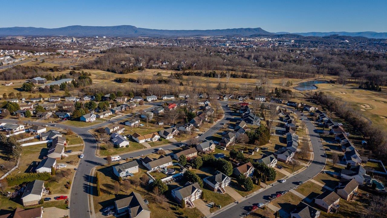 1716 EVERGREEN DR, HARRISONBURG, Virginia 22801, 3 Bedrooms Bedrooms, ,2 BathroomsBathrooms,Residential,1716 EVERGREEN DR,672704 MLS # 672704