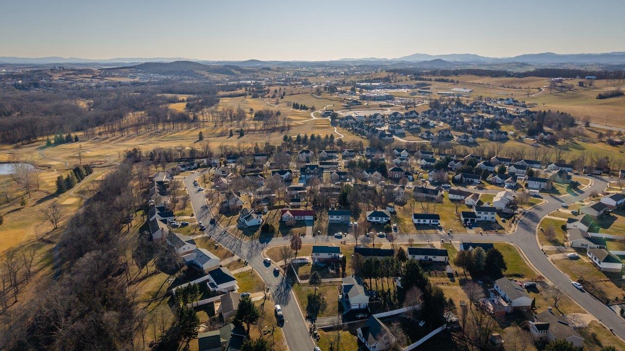 1716 EVERGREEN DR, HARRISONBURG, Virginia 22801, 3 Bedrooms Bedrooms, ,2 BathroomsBathrooms,Residential,1716 EVERGREEN DR,672704 MLS # 672704