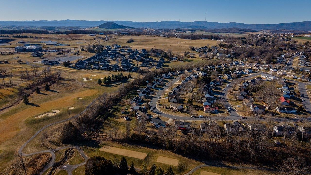 1716 EVERGREEN DR, HARRISONBURG, Virginia 22801, 3 Bedrooms Bedrooms, ,2 BathroomsBathrooms,Residential,1716 EVERGREEN DR,672704 MLS # 672704