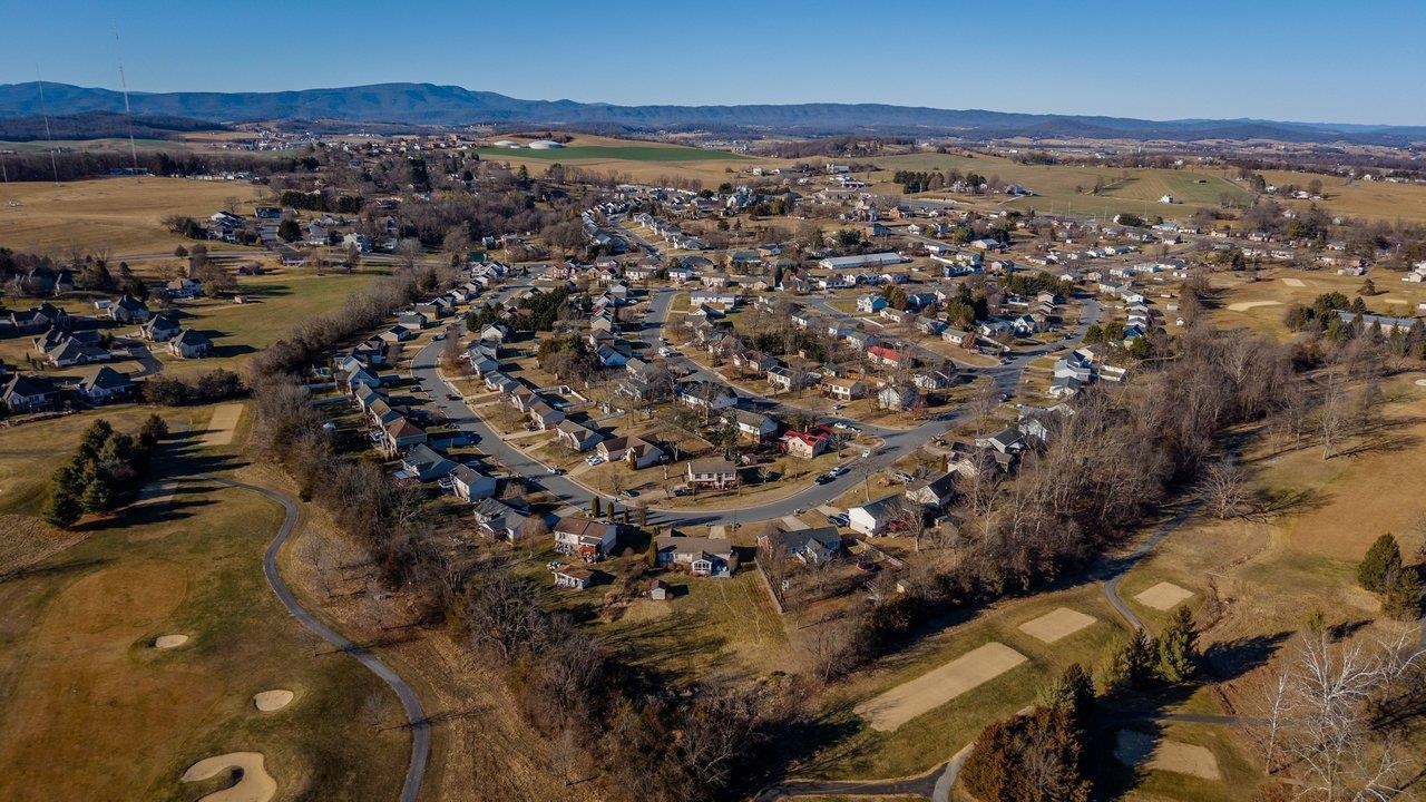 1716 EVERGREEN DR, HARRISONBURG, Virginia 22801, 3 Bedrooms Bedrooms, ,2 BathroomsBathrooms,Residential,1716 EVERGREEN DR,672704 MLS # 672704