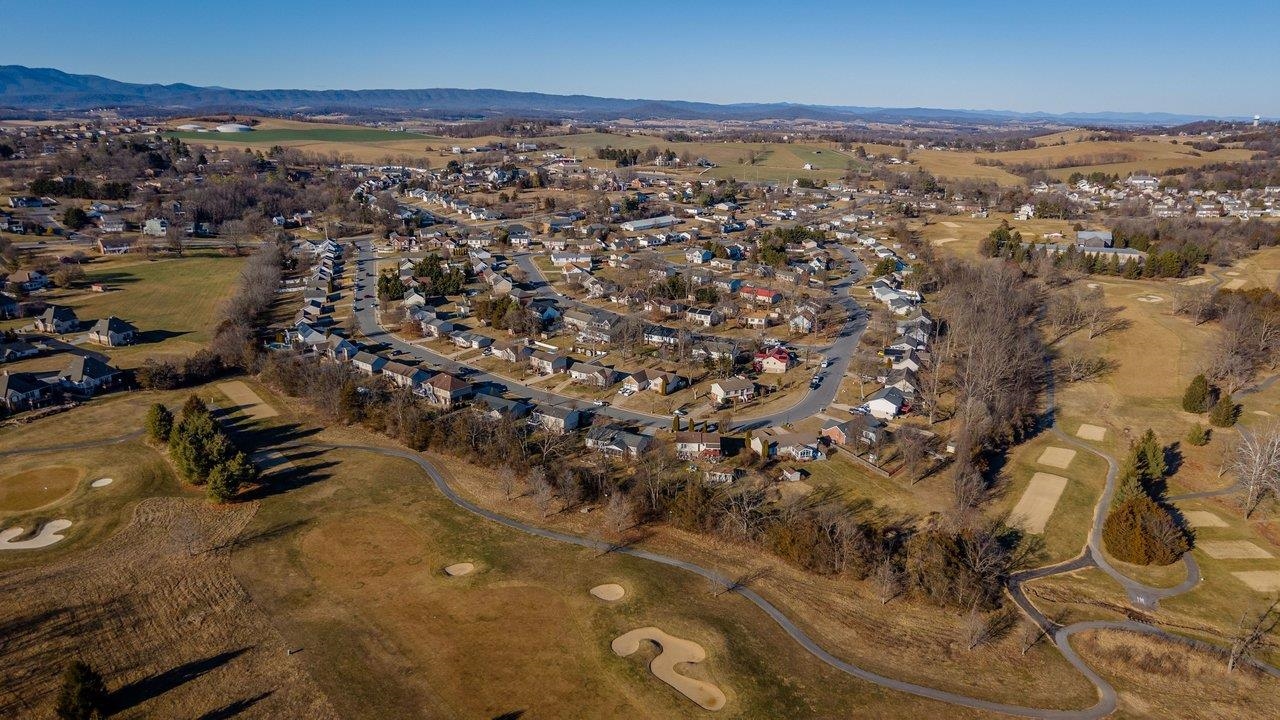 1716 EVERGREEN DR, HARRISONBURG, Virginia 22801, 3 Bedrooms Bedrooms, ,2 BathroomsBathrooms,Residential,1716 EVERGREEN DR,672704 MLS # 672704