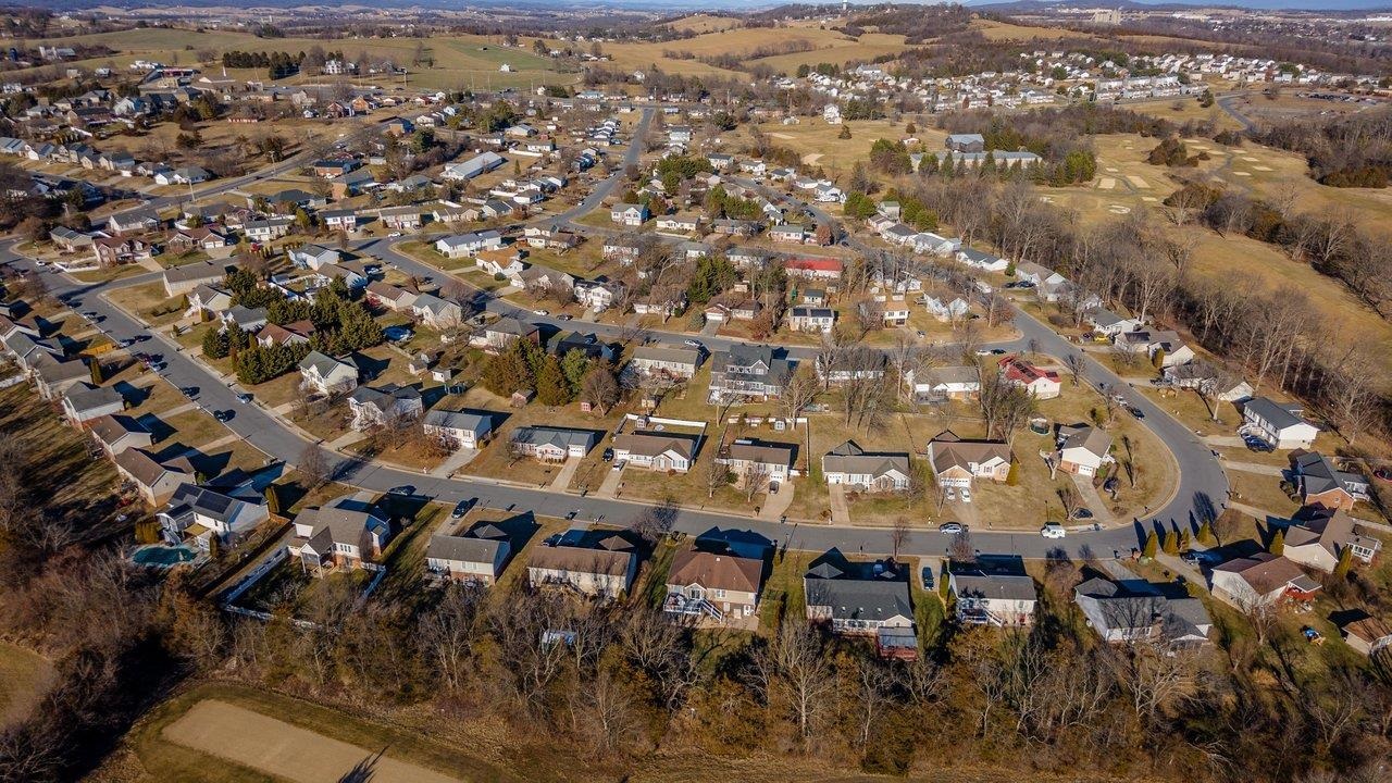 1716 EVERGREEN DR, HARRISONBURG, Virginia 22801, 3 Bedrooms Bedrooms, ,2 BathroomsBathrooms,Residential,1716 EVERGREEN DR,672704 MLS # 672704