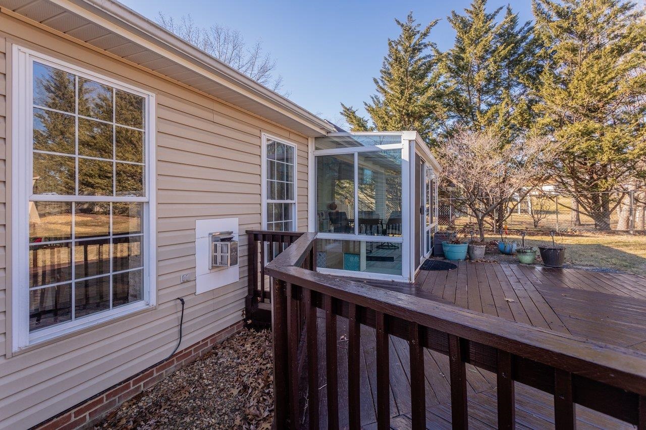 1716 EVERGREEN DR, HARRISONBURG, Virginia 22801, 3 Bedrooms Bedrooms, ,2 BathroomsBathrooms,Residential,1716 EVERGREEN DR,672704 MLS # 672704