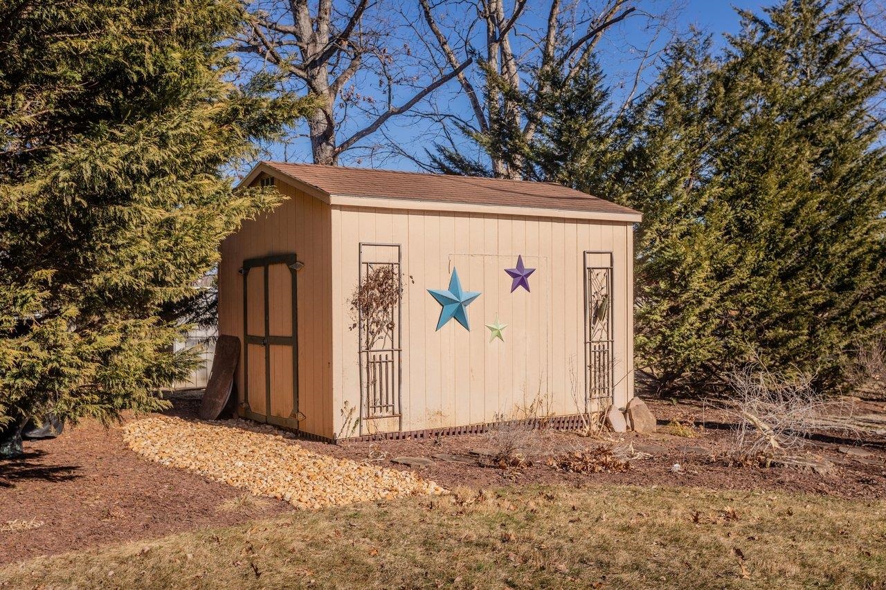 1716 EVERGREEN DR, HARRISONBURG, Virginia 22801, 3 Bedrooms Bedrooms, ,2 BathroomsBathrooms,Residential,1716 EVERGREEN DR,672704 MLS # 672704