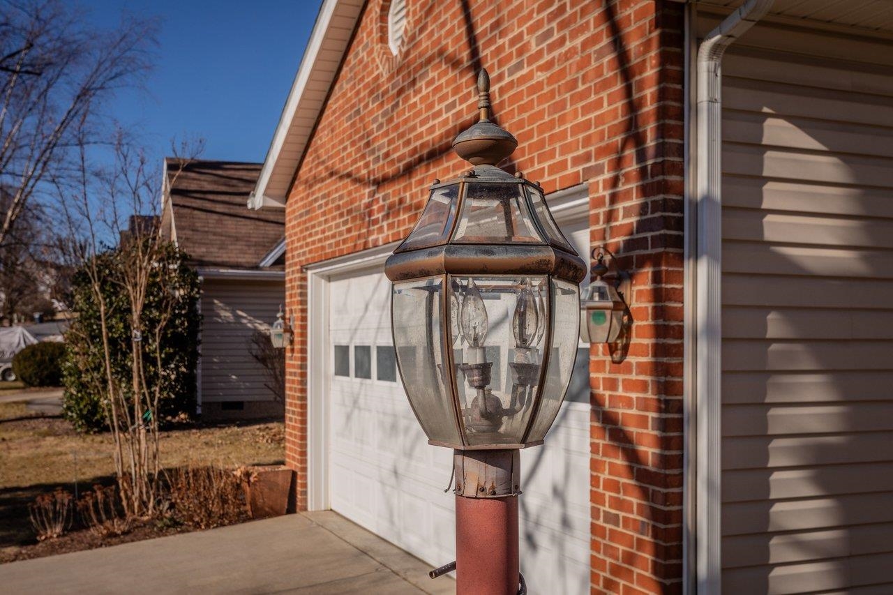 1716 EVERGREEN DR, HARRISONBURG, Virginia 22801, 3 Bedrooms Bedrooms, ,2 BathroomsBathrooms,Residential,1716 EVERGREEN DR,672704 MLS # 672704