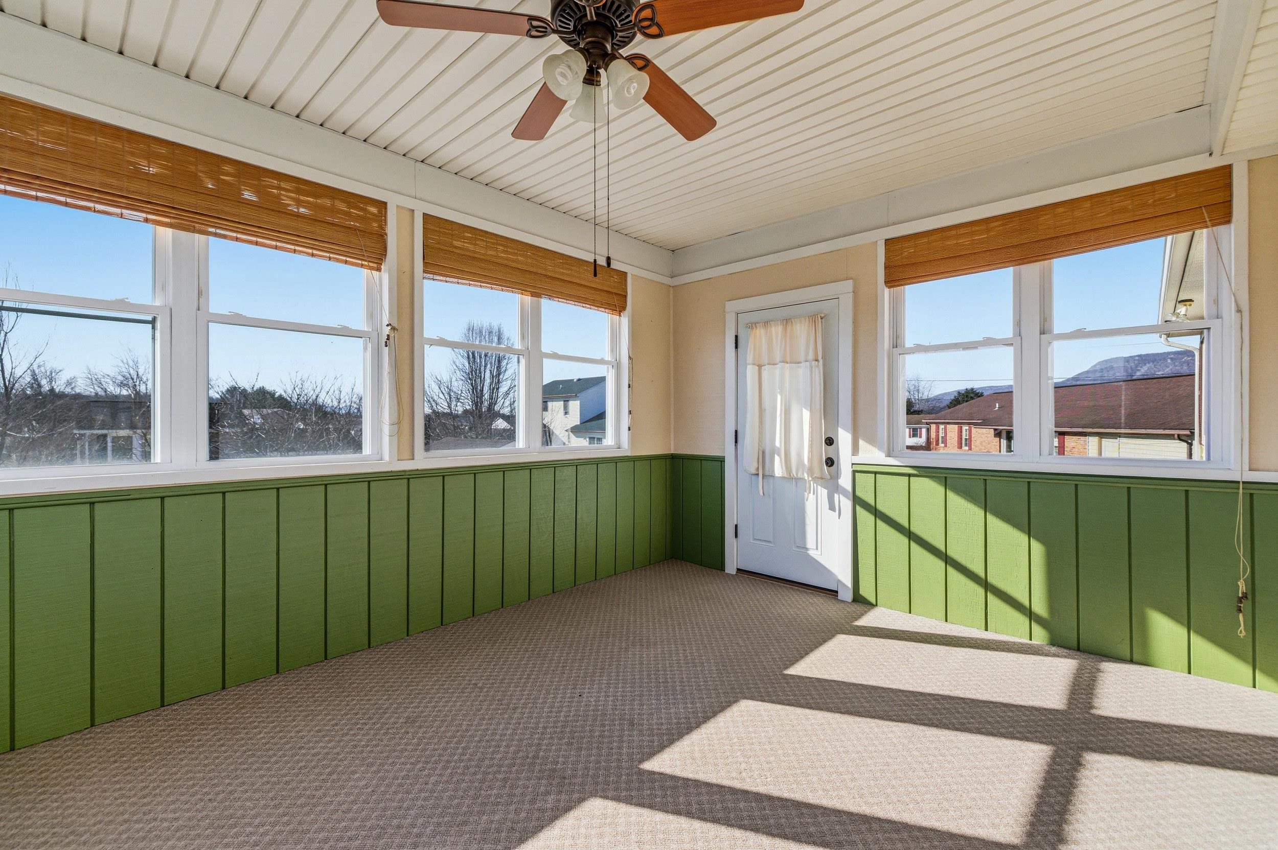 323 WESTLU DR, LURAY, Virginia 22835, 3 Bedrooms Bedrooms, ,2 BathroomsBathrooms,Residential,323 WESTLU DR,672706 MLS # 672706