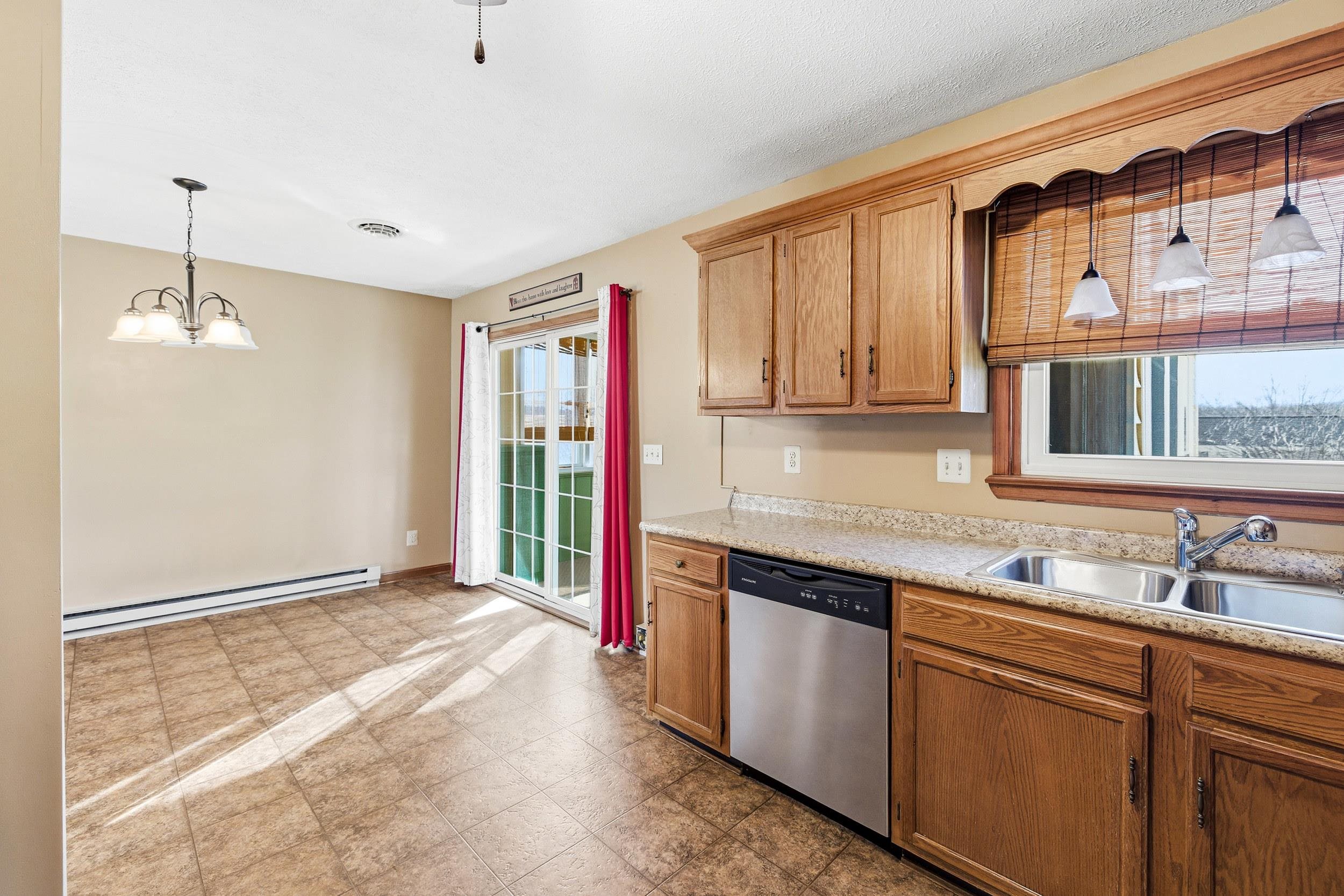 323 WESTLU DR, LURAY, Virginia 22835, 3 Bedrooms Bedrooms, ,2 BathroomsBathrooms,Residential,323 WESTLU DR,672706 MLS # 672706