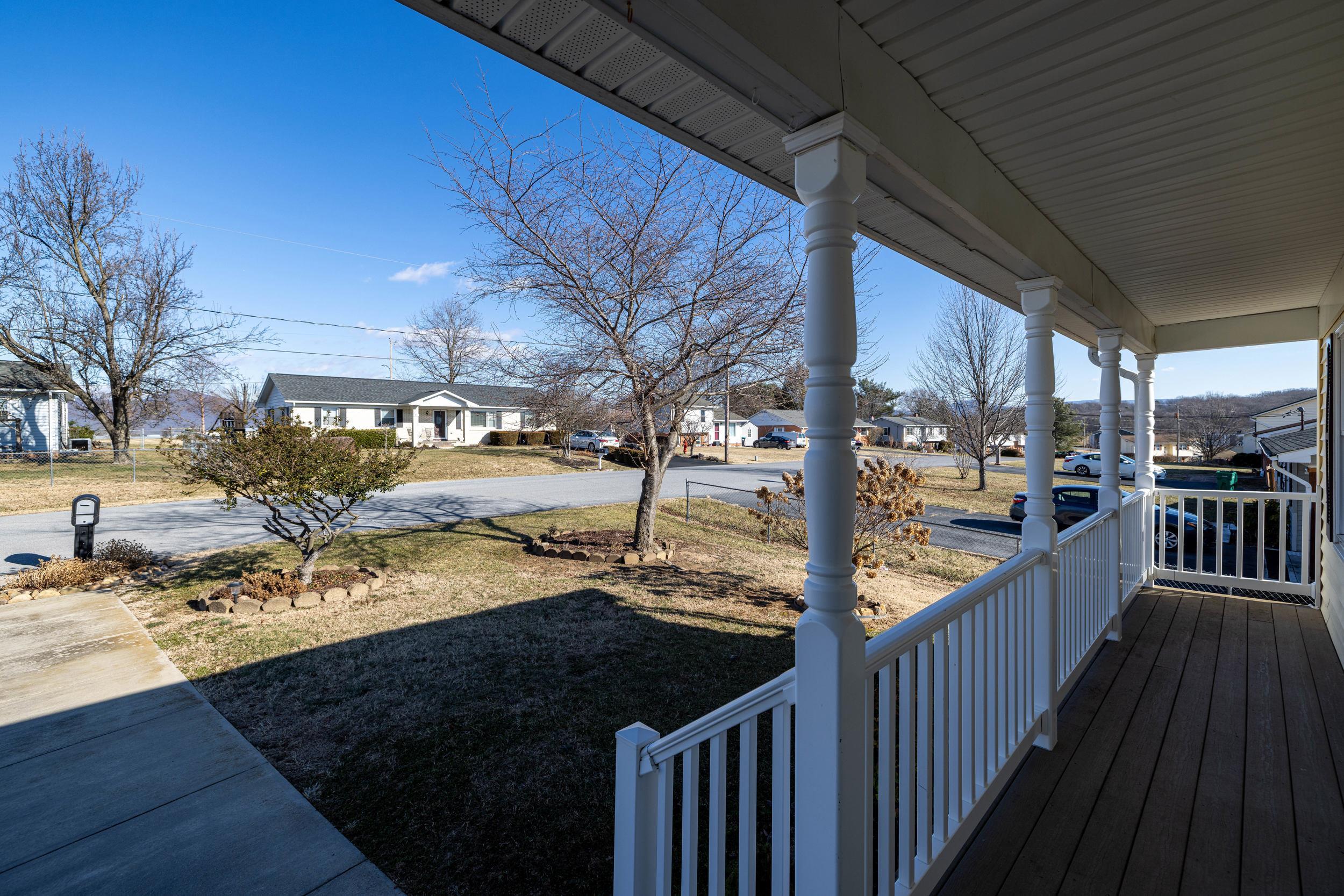 323 WESTLU DR, LURAY, Virginia 22835, 3 Bedrooms Bedrooms, ,2 BathroomsBathrooms,Residential,323 WESTLU DR,672706 MLS # 672706