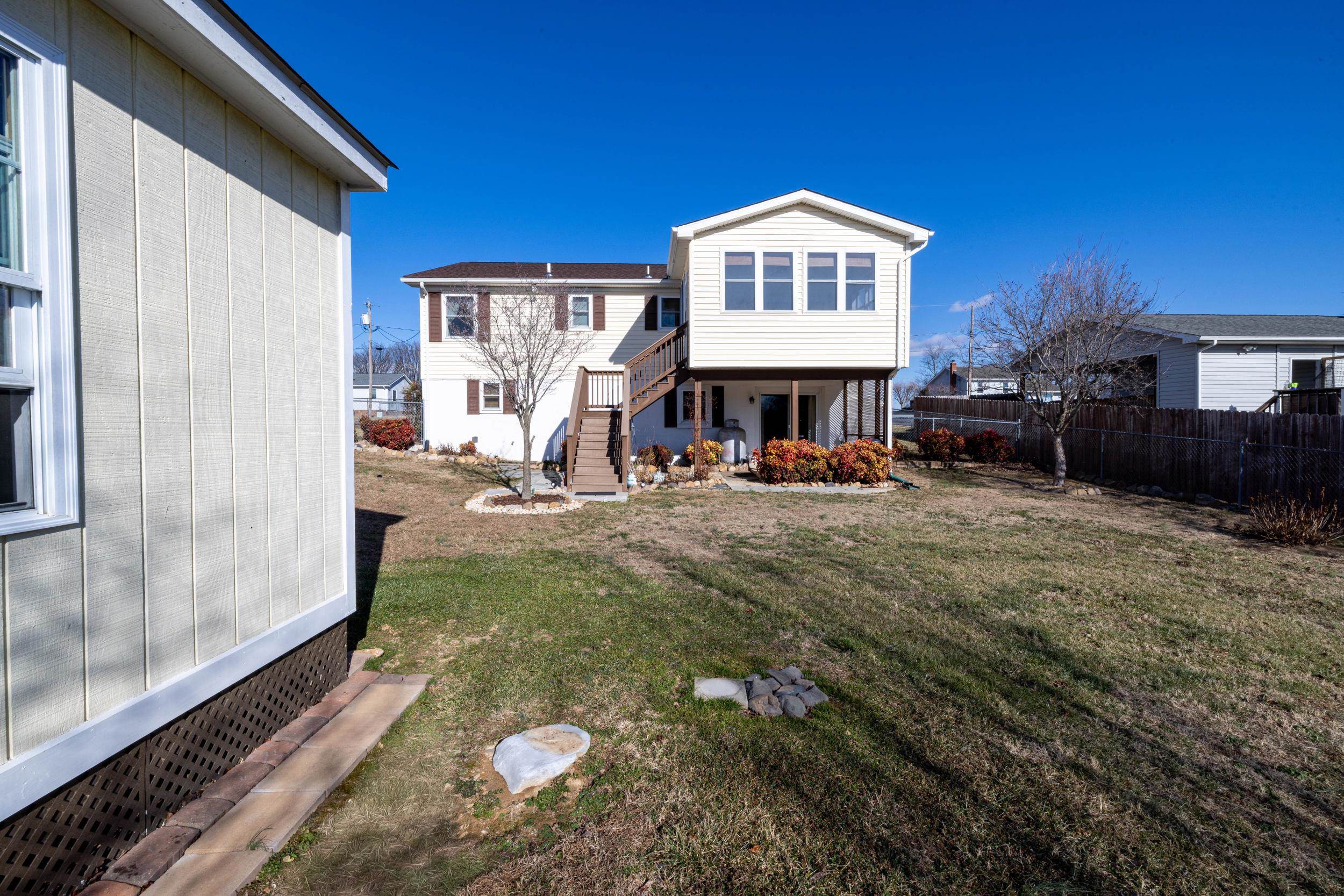 323 WESTLU DR, LURAY, Virginia 22835, 3 Bedrooms Bedrooms, ,2 BathroomsBathrooms,Residential,323 WESTLU DR,672706 MLS # 672706