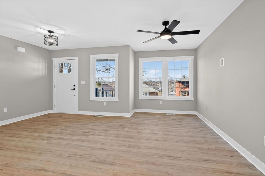 640 N BAYARD AVE, WAYNESBORO, Virginia 22980, 3 Bedrooms Bedrooms, ,2 BathroomsBathrooms,Residential,640 N BAYARD AVE,672701 MLS # 672701