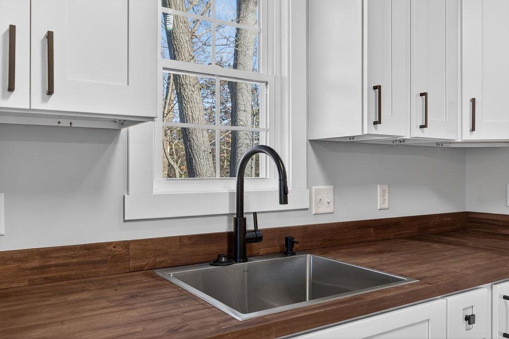 644 N BAYARD AVE, WAYNESBORO, Virginia 22980, 3 Bedrooms Bedrooms, ,2 BathroomsBathrooms,Residential,644 N BAYARD AVE,672703 MLS # 672703