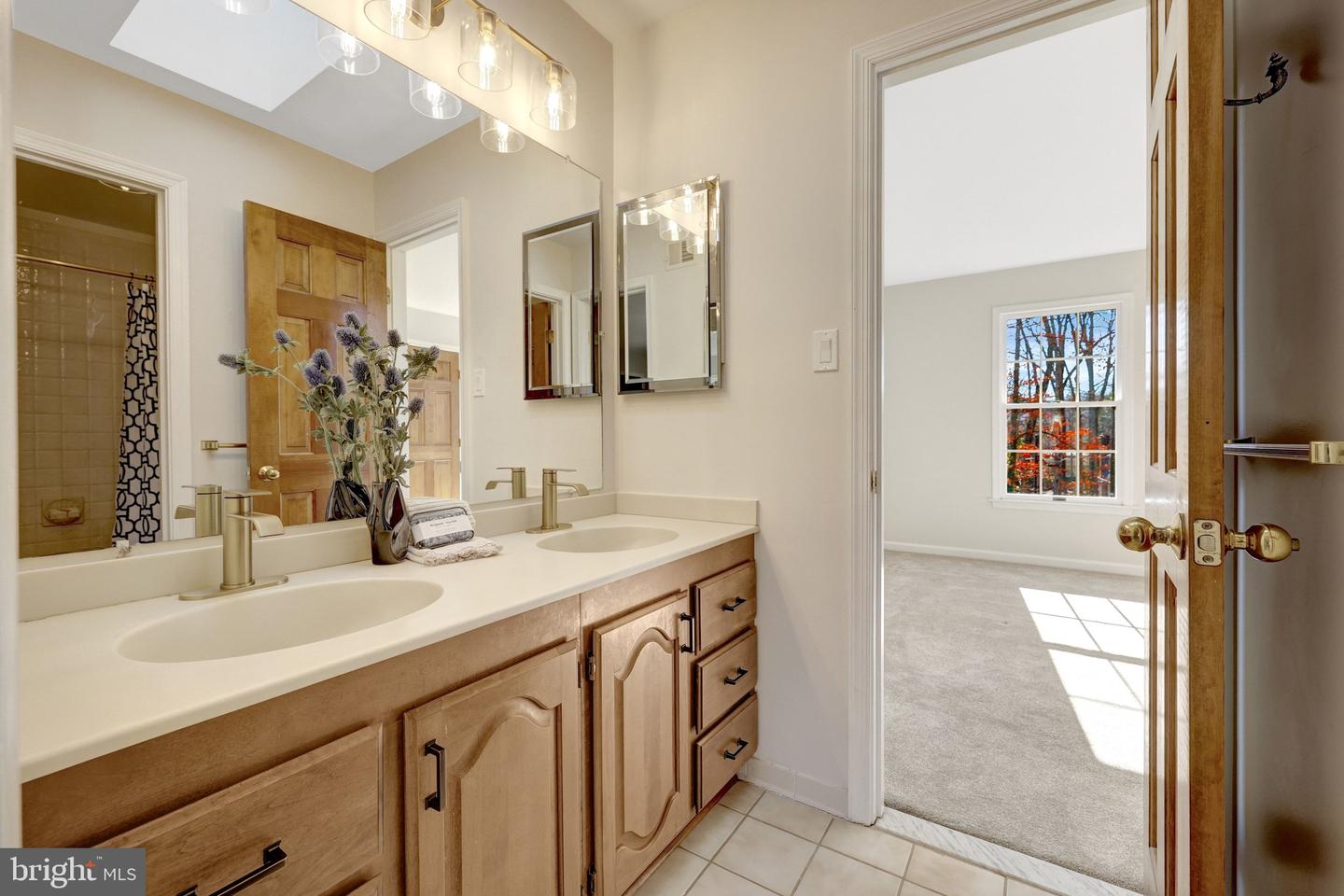 4221 SHERANDO LN, ANNANDALE, Virginia 22003, 5 Bedrooms Bedrooms, ,5 BathroomsBathrooms,Residential,For sale,4221 SHERANDO LN,VAFX2282306 MLS # VAFX2282306 4221 SHERANDO LN, ANNANDALE, Virginia 22003, 5 Bedrooms Bedrooms, ,5 BathroomsBathrooms,Residential,For sale,4221 SHERANDO LN,VAFX2282306 MLS # VAFX2282306