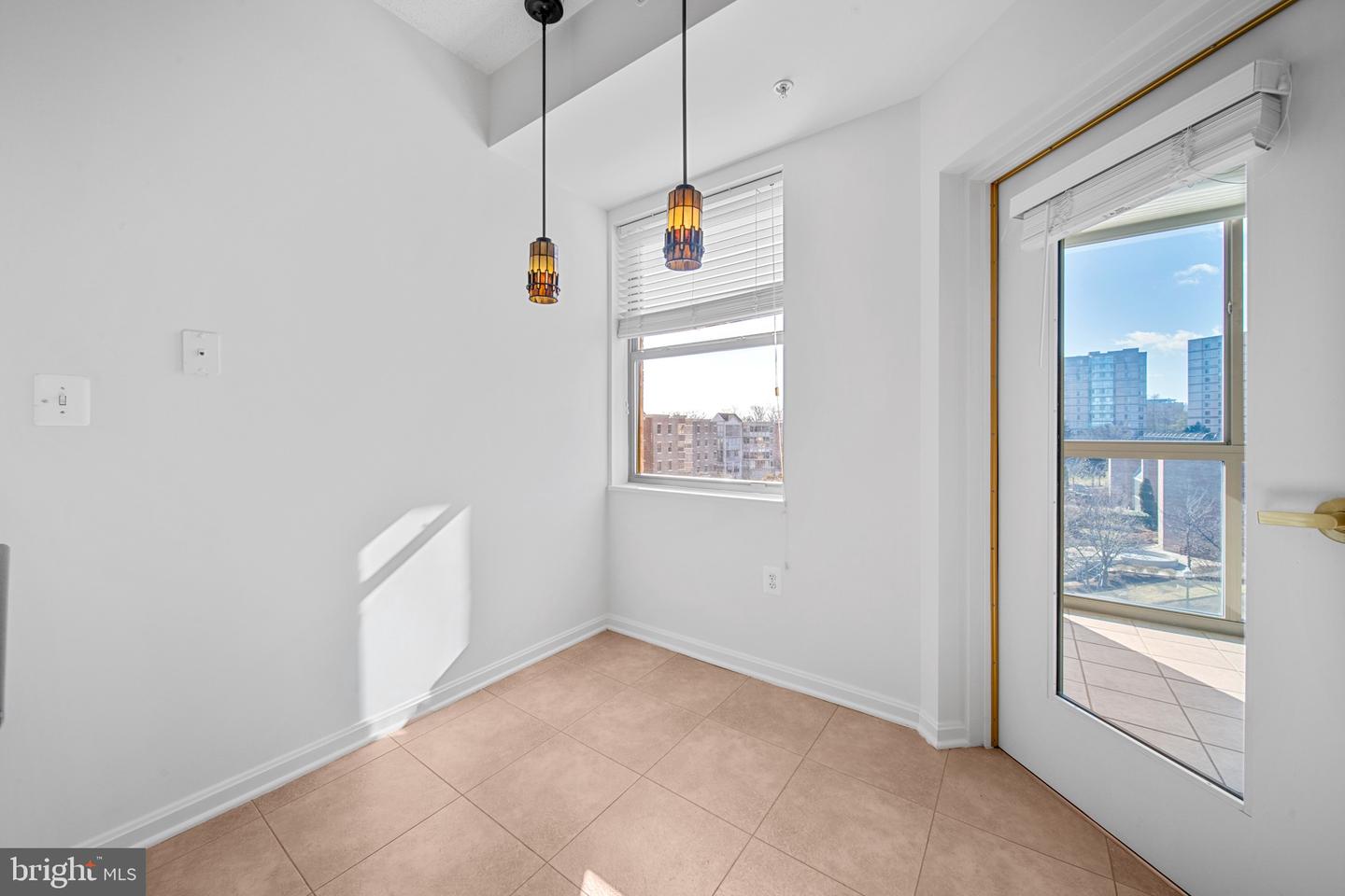 19360 MAGNOLIA GROVE SQ #412, LEESBURG, Virginia 20176, 2 Bedrooms Bedrooms, ,2 BathroomsBathrooms,Residential,For sale,19360 MAGNOLIA GROVE SQ #412,VALO2113056 MLS # VALO2113056