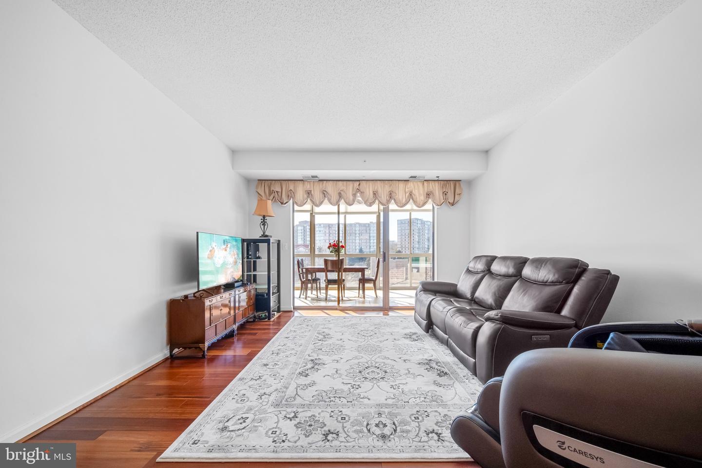 19360 MAGNOLIA GROVE SQ #412, LEESBURG, Virginia 20176, 2 Bedrooms Bedrooms, ,2 BathroomsBathrooms,Residential,For sale,19360 MAGNOLIA GROVE SQ #412,VALO2113056 MLS # VALO2113056