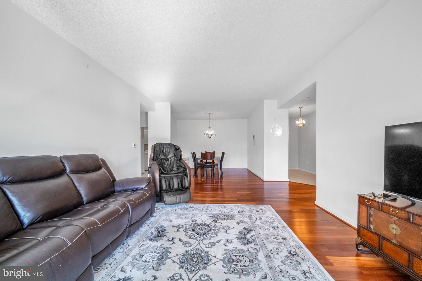 19360 MAGNOLIA GROVE SQ #412, LEESBURG, Virginia 20176, 2 Bedrooms Bedrooms, ,2 BathroomsBathrooms,Residential,For sale,19360 MAGNOLIA GROVE SQ #412,VALO2113056 MLS # VALO2113056