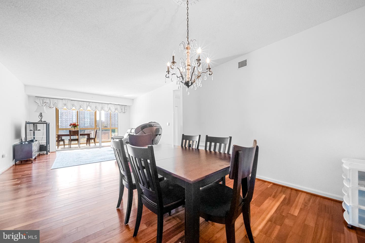 19360 MAGNOLIA GROVE SQ #412, LEESBURG, Virginia 20176, 2 Bedrooms Bedrooms, ,2 BathroomsBathrooms,Residential,For sale,19360 MAGNOLIA GROVE SQ #412,VALO2113056 MLS # VALO2113056