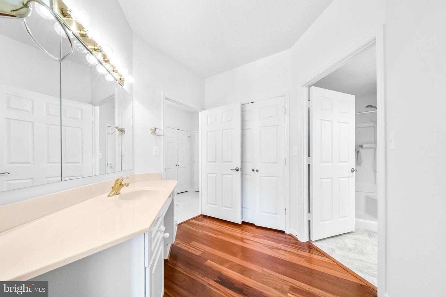 19360 MAGNOLIA GROVE SQ #412, LEESBURG, Virginia 20176, 2 Bedrooms Bedrooms, ,2 BathroomsBathrooms,Residential,For sale,19360 MAGNOLIA GROVE SQ #412,VALO2113056 MLS # VALO2113056