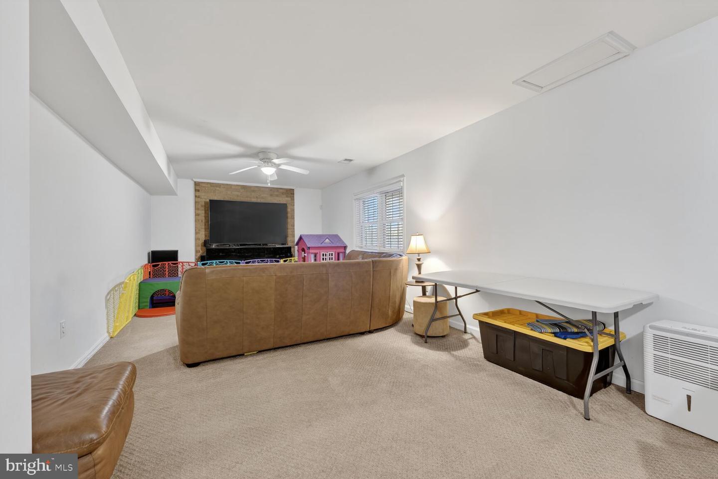 16219 SUNNY KNOLL DR, DUMFRIES, Virginia 22025, 4 Bedrooms Bedrooms, ,3 BathroomsBathrooms,Residential,For sale,16219 SUNNY KNOLL DR,VAPW2109620 MLS # VAPW2109620