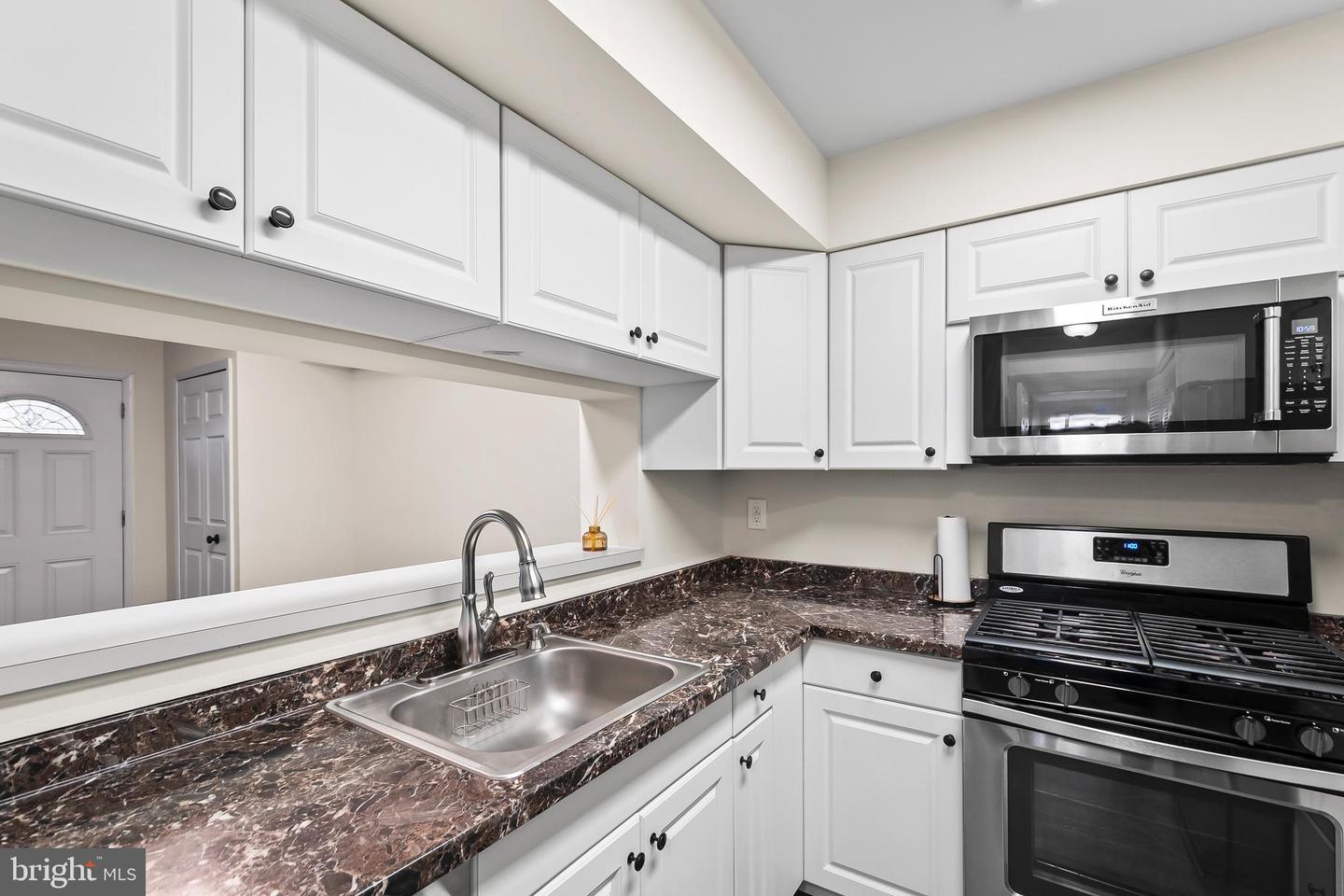 5915 HAVENER HOUSE WAY, CENTREVILLE, Virginia 20120, 3 Bedrooms Bedrooms, ,2 BathroomsBathrooms,Residential,For sale,5915 HAVENER HOUSE WAY,VAFX2283722 MLS # VAFX2283722