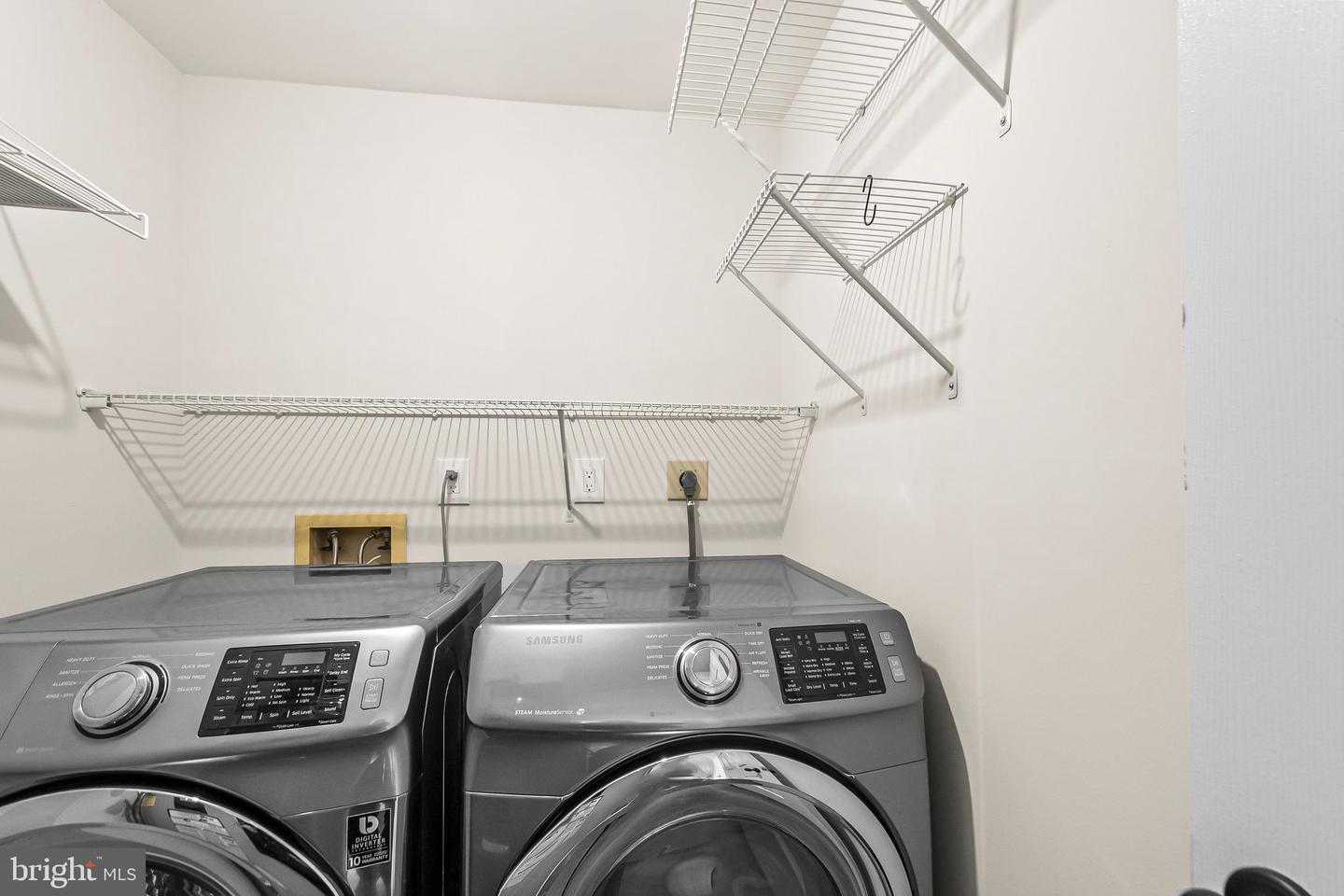 5915 HAVENER HOUSE WAY, CENTREVILLE, Virginia 20120, 3 Bedrooms Bedrooms, ,2 BathroomsBathrooms,Residential,For sale,5915 HAVENER HOUSE WAY,VAFX2283722 MLS # VAFX2283722