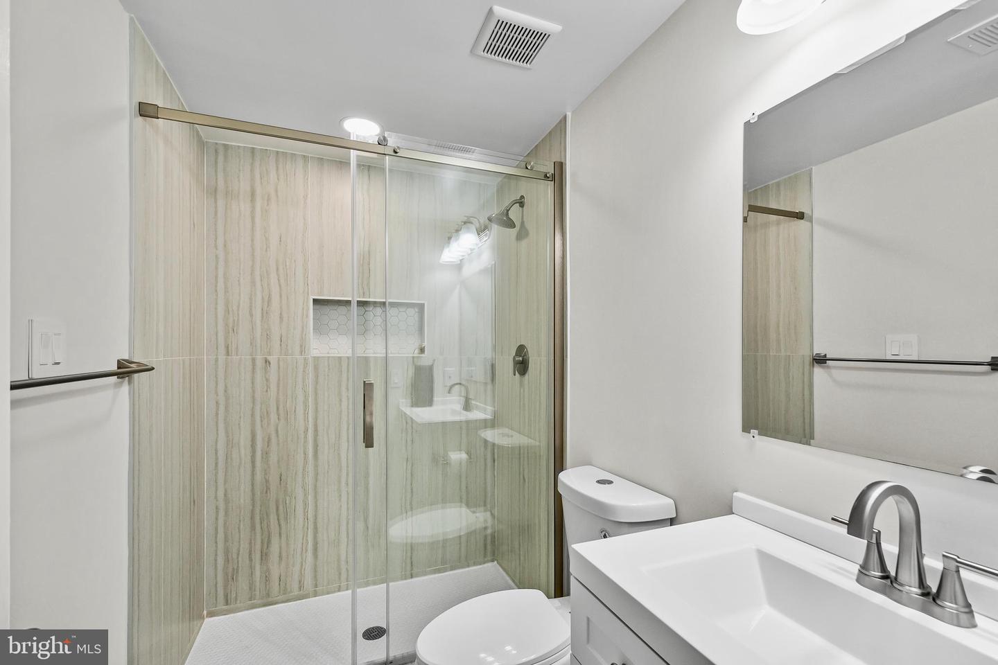 5915 HAVENER HOUSE WAY, CENTREVILLE, Virginia 20120, 3 Bedrooms Bedrooms, ,2 BathroomsBathrooms,Residential,For sale,5915 HAVENER HOUSE WAY,VAFX2283722 MLS # VAFX2283722