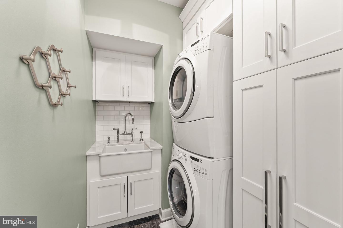 20939 TRENTON CIR, LEESBURG, Virginia 20175, 5 Bedrooms Bedrooms, ,3 BathroomsBathrooms,Residential,For sale,20939 TRENTON CIR,VALO2113378 MLS # VALO2113378