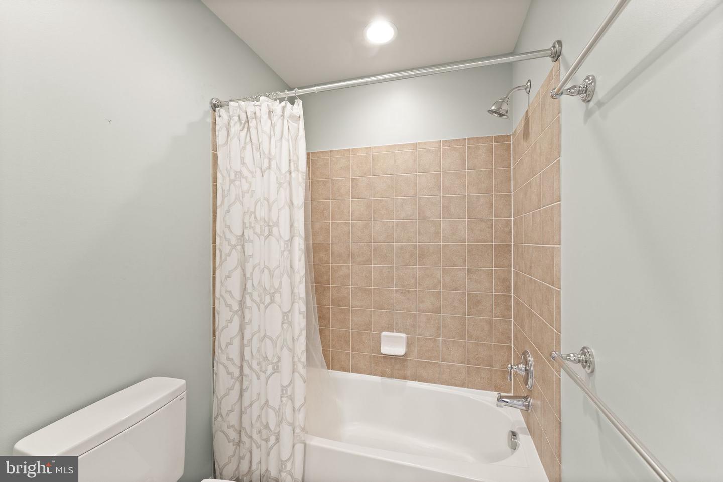 20939 TRENTON CIR, LEESBURG, Virginia 20175, 5 Bedrooms Bedrooms, ,3 BathroomsBathrooms,Residential,For sale,20939 TRENTON CIR,VALO2113378 MLS # VALO2113378