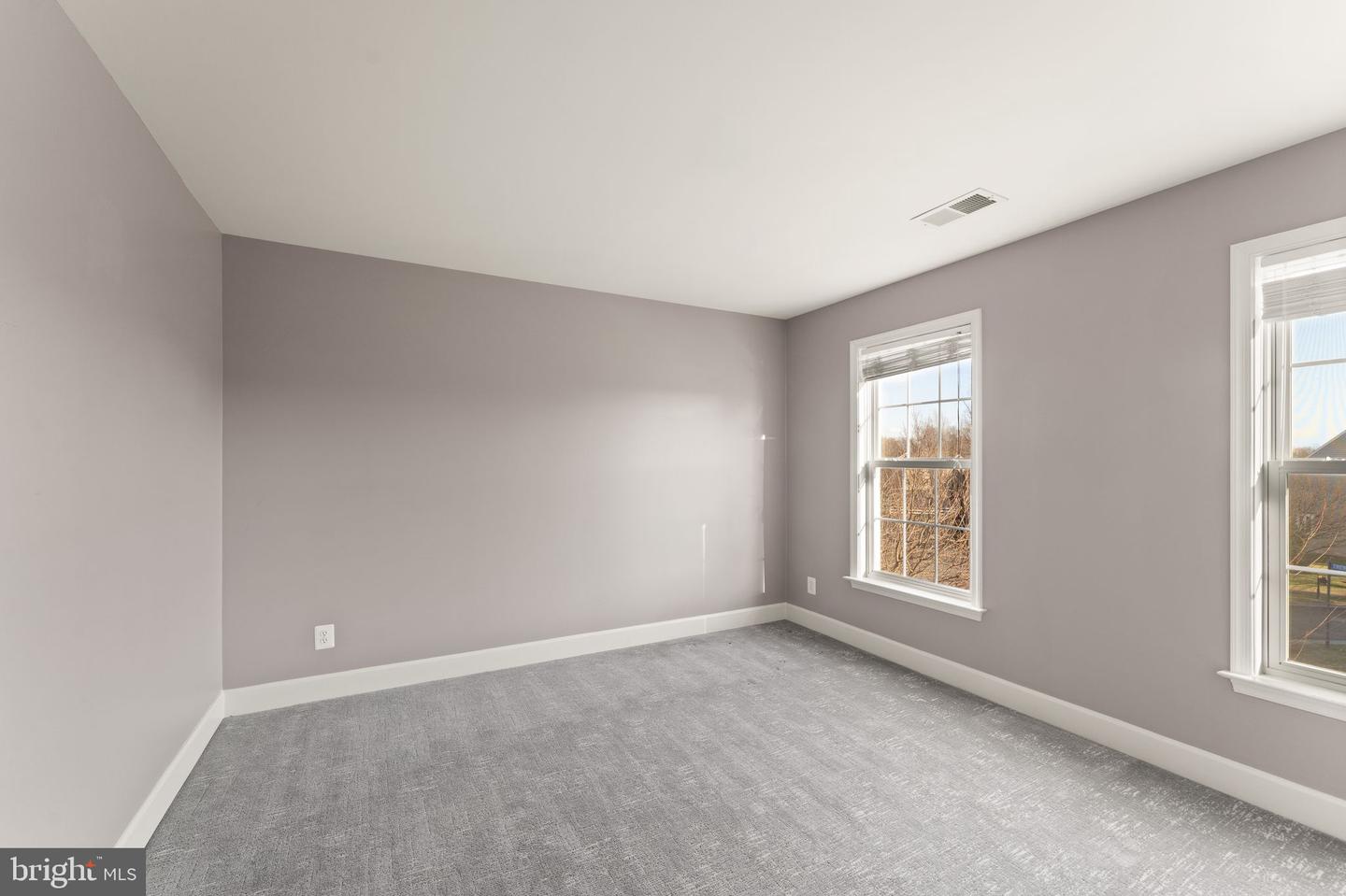 20939 TRENTON CIR, LEESBURG, Virginia 20175, 5 Bedrooms Bedrooms, ,3 BathroomsBathrooms,Residential,For sale,20939 TRENTON CIR,VALO2113378 MLS # VALO2113378