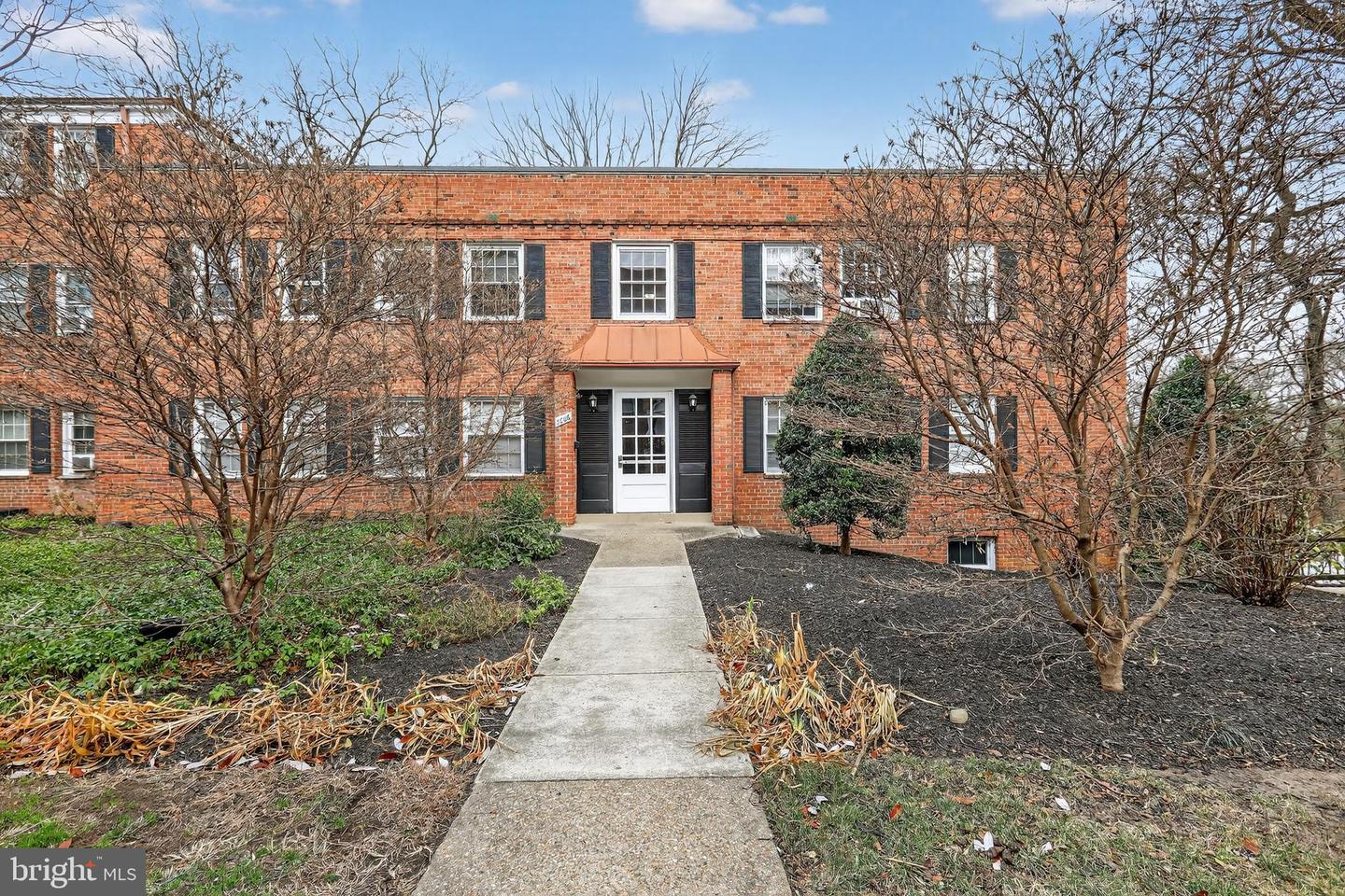 5006 COLUMBIA PIKE #A, ARLINGTON, Virginia 22204, 2 Bedrooms Bedrooms, ,1 BathroomBathrooms,Residential,For sale,5006 COLUMBIA PIKE #A,VAAR2067440 MLS # VAAR2067440 5006 COLUMBIA PIKE #A, ARLINGTON, Virginia 22204, 2 Bedrooms Bedrooms, ,1 BathroomBathrooms,Residential,For sale,5006 COLUMBIA PIKE #A,VAAR2067440 MLS # VAAR2067440