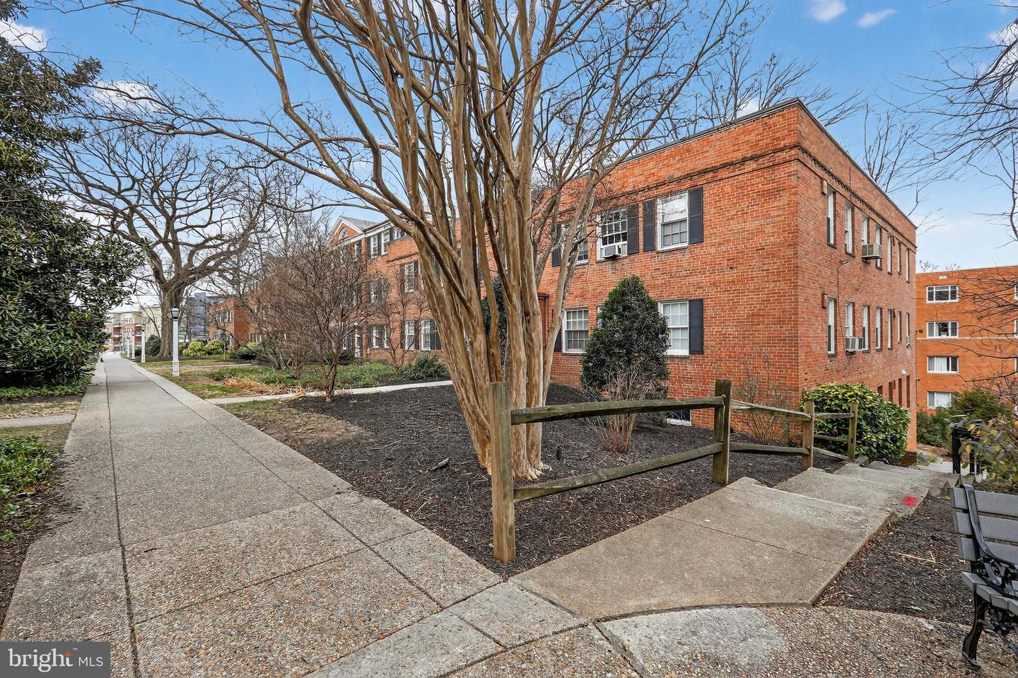 5006 COLUMBIA PIKE #A, ARLINGTON, Virginia 22204, 2 Bedrooms Bedrooms, ,1 BathroomBathrooms,Residential,For sale,5006 COLUMBIA PIKE #A,VAAR2067440 MLS # VAAR2067440 5006 COLUMBIA PIKE #A, ARLINGTON, Virginia 22204, 2 Bedrooms Bedrooms, ,1 BathroomBathrooms,Residential,For sale,5006 COLUMBIA PIKE #A,VAAR2067440 MLS # VAAR2067440