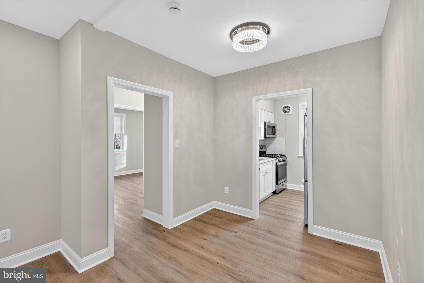 5006 COLUMBIA PIKE #A, ARLINGTON, Virginia 22204, 2 Bedrooms Bedrooms, ,1 BathroomBathrooms,Residential,For sale,5006 COLUMBIA PIKE #A,VAAR2067440 MLS # VAAR2067440 5006 COLUMBIA PIKE #A, ARLINGTON, Virginia 22204, 2 Bedrooms Bedrooms, ,1 BathroomBathrooms,Residential,For sale,5006 COLUMBIA PIKE #A,VAAR2067440 MLS # VAAR2067440